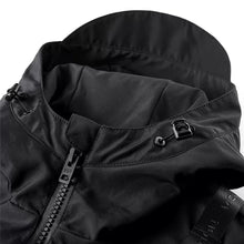 Capuche de la veste Militaire 1 – Vanida Dang