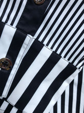 Chemise à rayures noires
