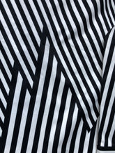 Chemise à rayures noires
