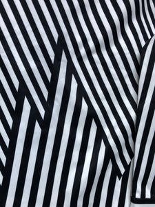 Chemise à rayures noires